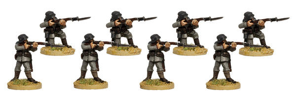 GWG009 - German Infantry In Helmets Firing Line